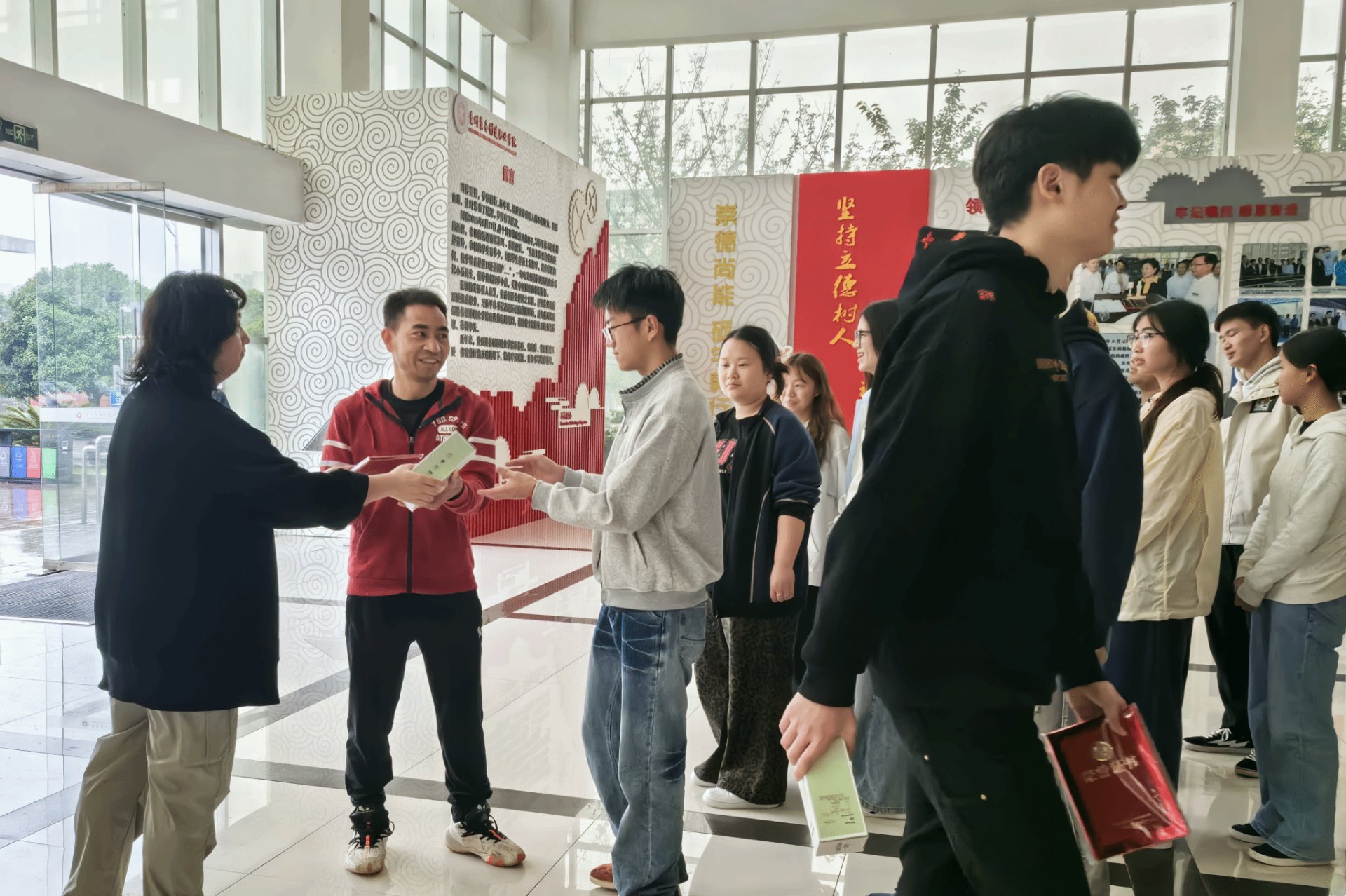 篮球社承办的第四届“缤纷社团·多彩校