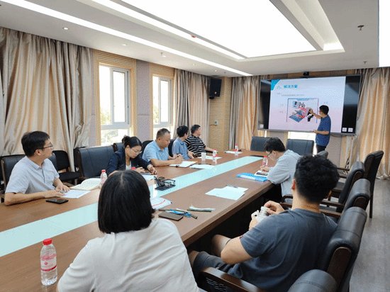 优秀党务工作者和先进基层党组织予以表